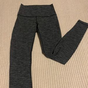 Herringbone lululemon leggings in size 4